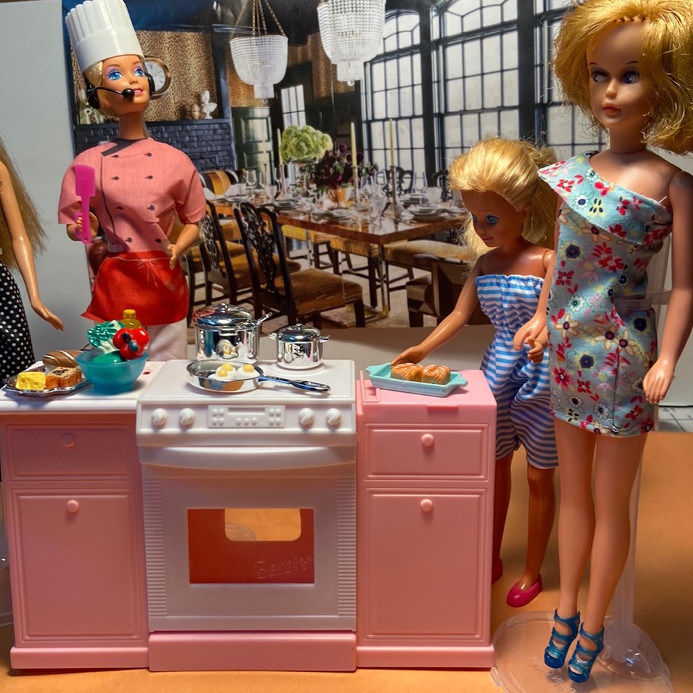Barbie Chef cooking class.